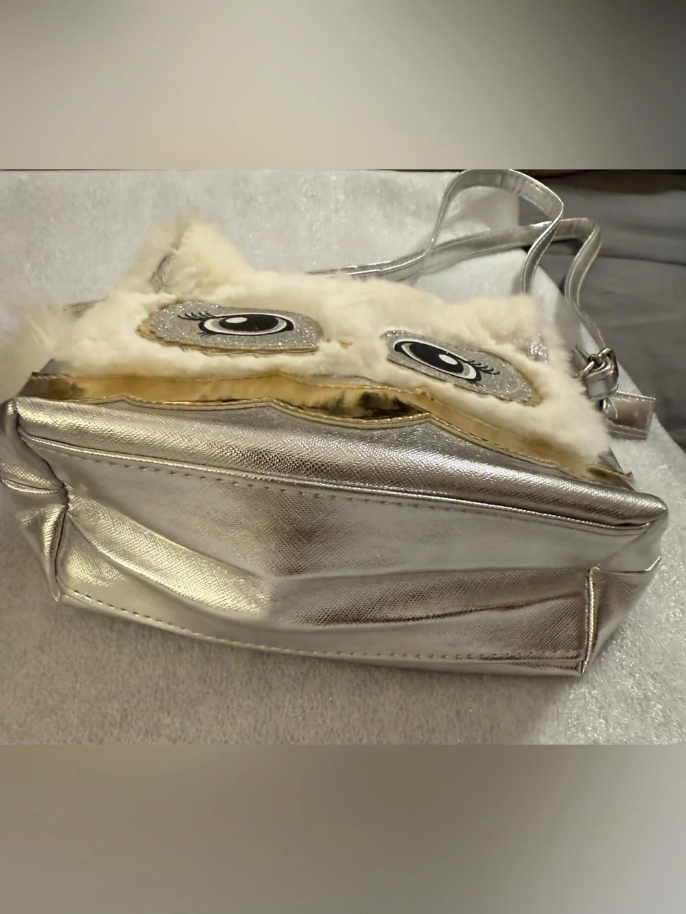 Justice Faux Fur Metallic Owl Critter Crossbody Purse.  W/metallic silver body.